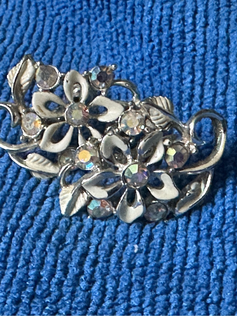 Vintage STAR Screw-On Aurora Borealis Crystal Cluster Earrings Clip On
